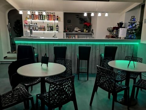 Le Bar